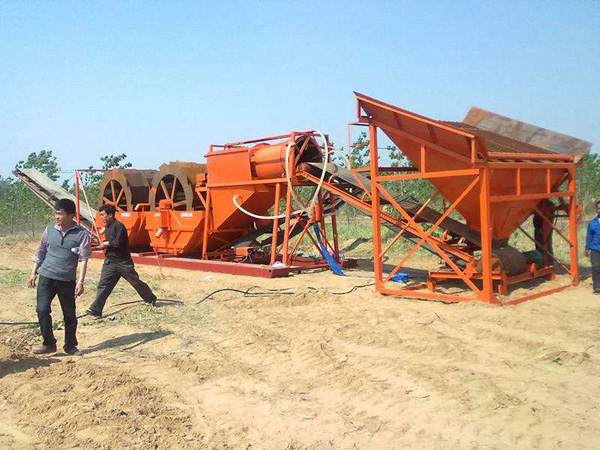 全自動沙場專用篩沙機工作中需要注意的事項